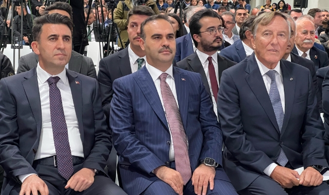 Bakan Kacır Bozüyük'e geldi
