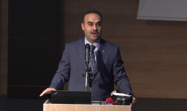 Bakan Kacır: "Bütün dünya bu zulme seyirci kalıyor"