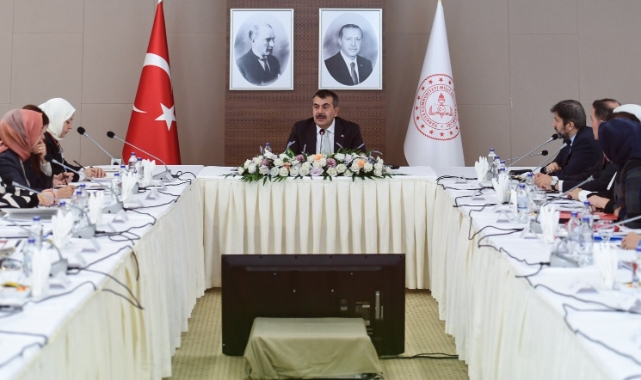 Bakan Tekin, olgunlaştırma enstitülerinin müdürleriyle görüştü