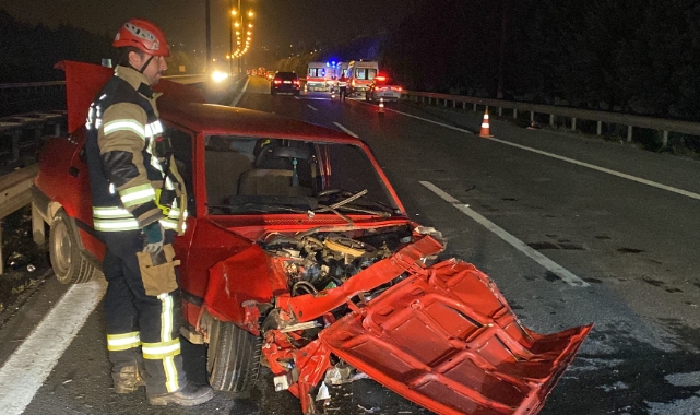 TEM otoyolunda araç hurdaya döndü: 3 yaralı