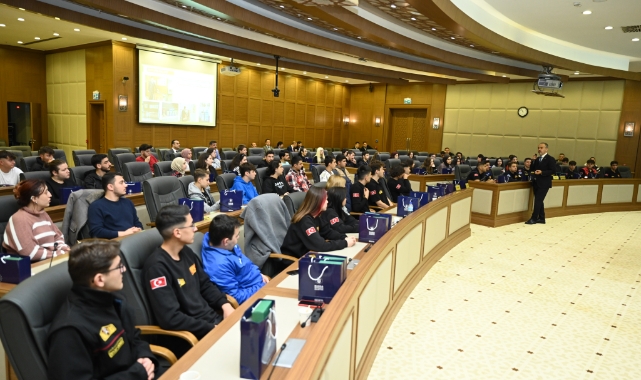 Başkan Aktaş stajyerlerle buluştu