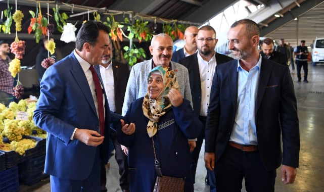 Başkan Dündar, pazarcı esnafıyla buluştu