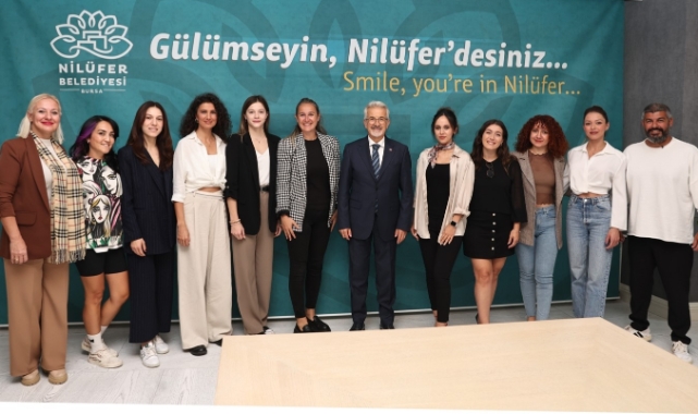 Başkan Erdem yoga eğitmenlerine teşekkür etti