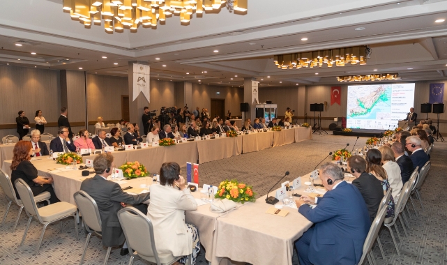 Başkan Seçer: "Herkese gidiyoruz, hizmetleri eşit bölüyoruz"