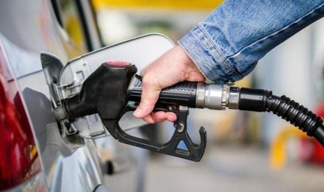 Benzine 2 liradan fazla indirim geldi!
