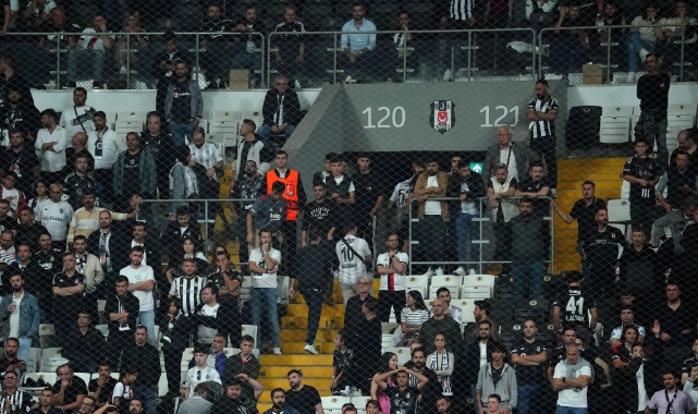 Beşiktaş tribünlerinde 'yönetim istifa' sesleri