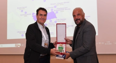 Bursa Belediyeler Birliği'nde Mete Yarar'dan önemli analizler