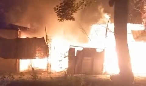 Bursa'da ahşap ev alevlere teslim oldu