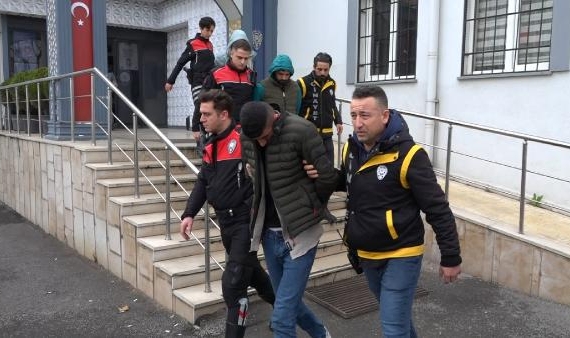 Bursa'da arkadaşını kıramadı gece kulubünü kurşunladı!