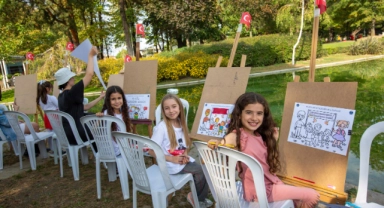 Bursa'da Cumhuriyet coşkusu tuvale yansıdı