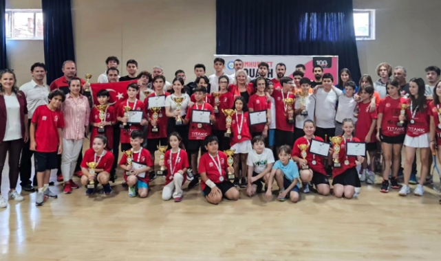 Bursa'da Cumhuriyet Squash Turnuvası heyecanla tamamlandı