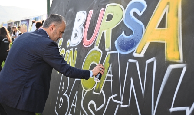 Bursa'da duvarlar tuvale dönüştü