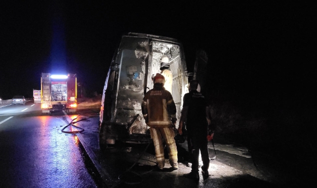 Bursa'da kargo aracı alev topuna döndü