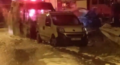 Bursa'da park halindeki araç alev topuna döndü