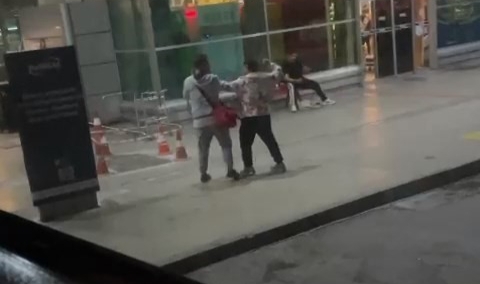 Bursa'da 'telefonumu çaldın' iddiasıyla kavgaya tutuştular