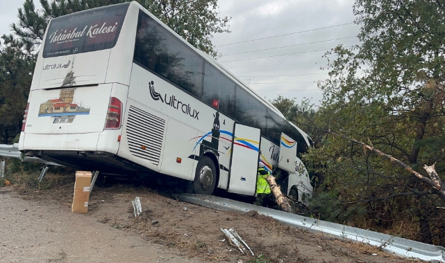 Bursa'da yolcu otobüsü şarampole uçtu 2 kişi yaralandı