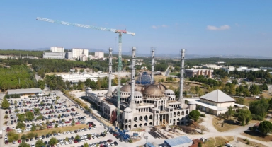 Bursa Uludağ Üniversitesi'nde cami İnşaatında sona yaklaşıldı
