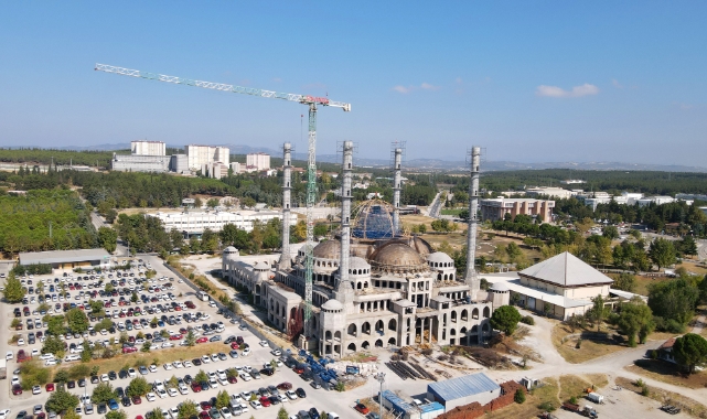Bursa Uludağ Üniversitesi'nde cami İnşaatında sona yaklaşıldı