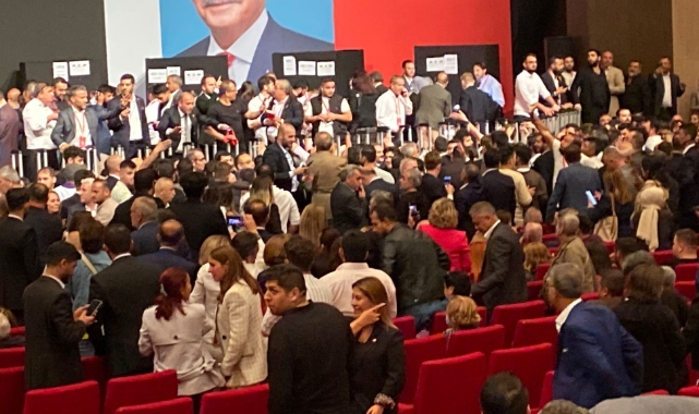 CHP'nin İstanbul İl Başkanı Özgür Çelik oldu