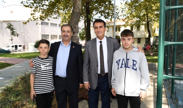 Çocuklar istedi Başkan Dündar, hemen yerine getirdi