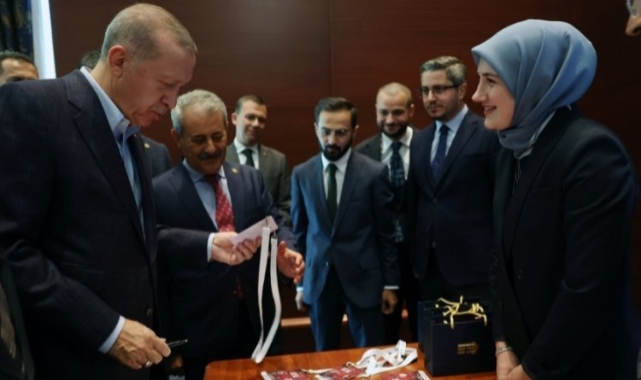 Cumhurbaşkanı Erdoğan delege kartını aldı
