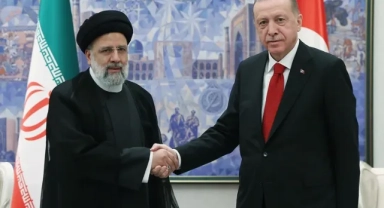 Cumhurbaşkanı Erdoğan, İran mevkidaşı ile görüştü