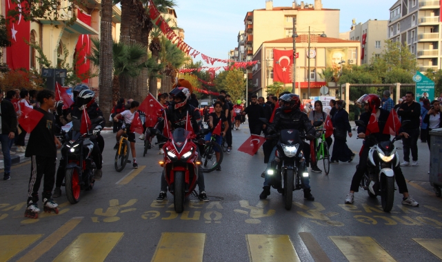  Cumhuriyet'in 100. yılına 100 kişilik harmandalı gösterisi