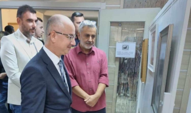 Cumhuriyetin 100. yılına “Güzelliğin İzinde” ebru sergisi
