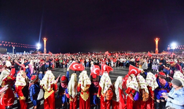 Cumhuriyetin 100. yılına İzmir damgası