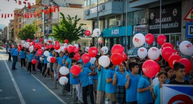 Dalaman'da Cumhuriyet yürüyüşü