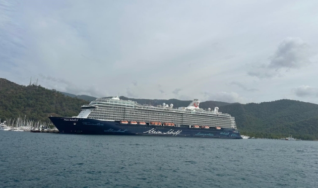 Dev yolcu gemisi Marmaris'e geldi