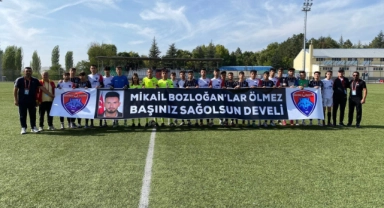 Develili şehit, maç öncesi pankart ile anıldı