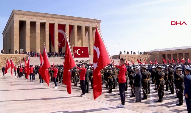 Devlet erkanı Ata'nın huzurunda