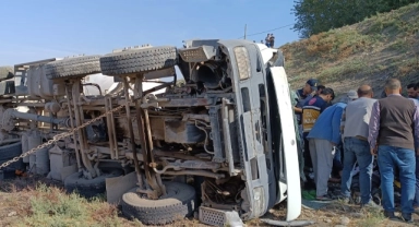 Devrilen beton mikserinin sürücüsü öldü
