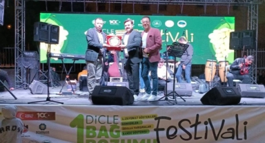 Dicle’de 2 gün süren bağ bozumu festivali konserlerle tamamlandı