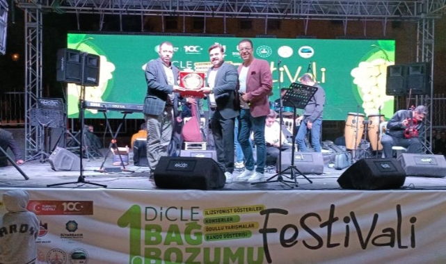 Dicle’de 2 gün süren bağ bozumu festivali konserlerle tamamlandı