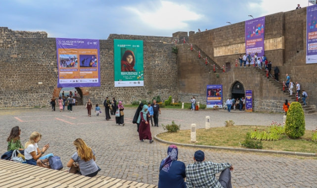 Diyarbakır'da Sur Kültür Yolu Festivali'ne yoğun ilgi