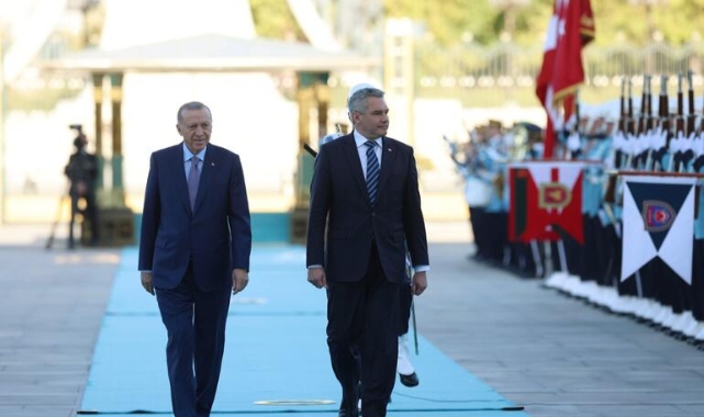 Erdoğan, Nehammer'i resmi törenle karşıladı