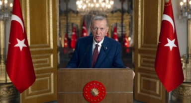 Erdoğan: "Deprem bölgesini yeniden ayağa kaldıracağız"