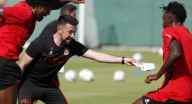 Farioli, Fransa'da 8 hafta Türkiye kariyerini geride bıraktı