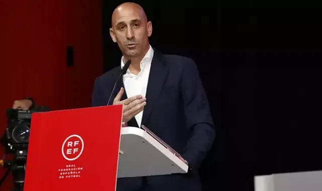 FIFA, Rubiales için 3 yıl futboldan men cezası verdi