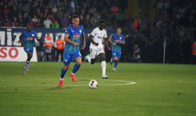Galatasaray deplasmanda Çaykur Rizespor’u devirdi!
