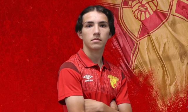 Göztepe, genç oyuncusunu profesyonel yaptı