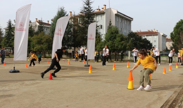 İFET oyunlarına bin 300 öğrenci katıldı