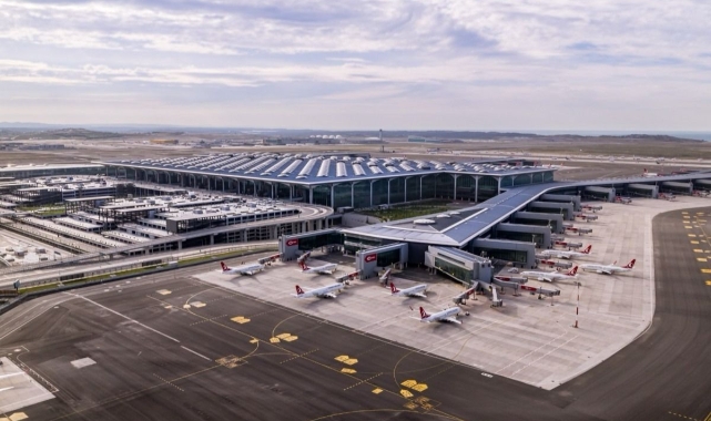 İstanbul Havalimanı zirveden düşmüyor