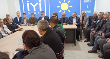 İYİ Parti'de 300 üye istifa etti!