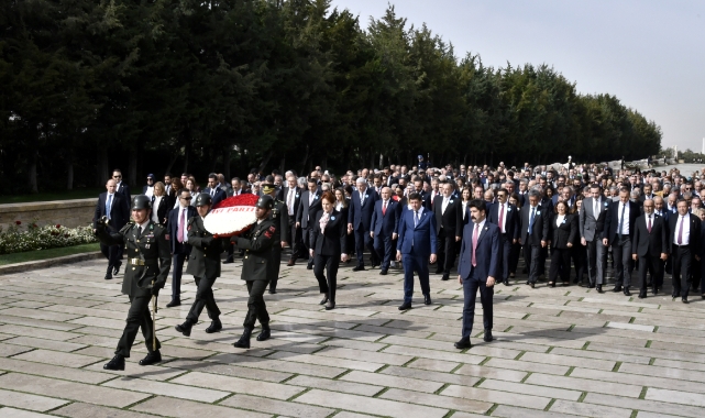 İYİ Parti Genel Başkanı Akşener, Anıtkabir'i ziyaret etti