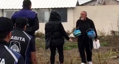 Kaçak kafenin sahibi kendini yakmaya çalıştı!