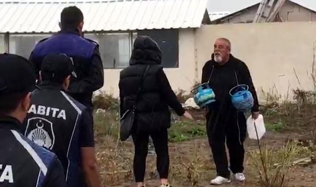 Kaçak kafenin sahibi kendini yakmaya çalıştı!