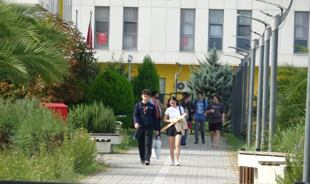 Kampüste 50'ye yakın öğrenci zehirlendi